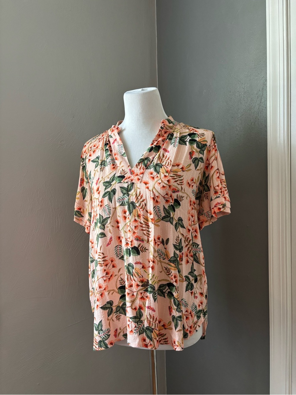 Floral Pink Leaf Print V-Neck Women's Top